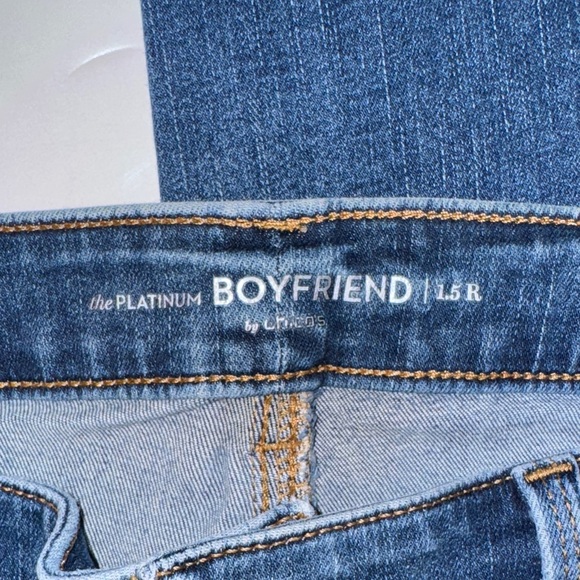 Chico's The Platinum Boyfriend Jeans Size 1.5 R - Picture 3 of 4